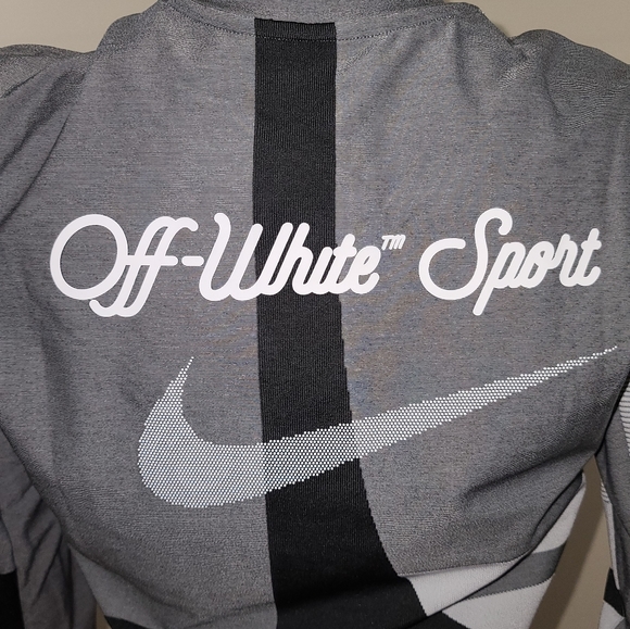 black nike easy run top